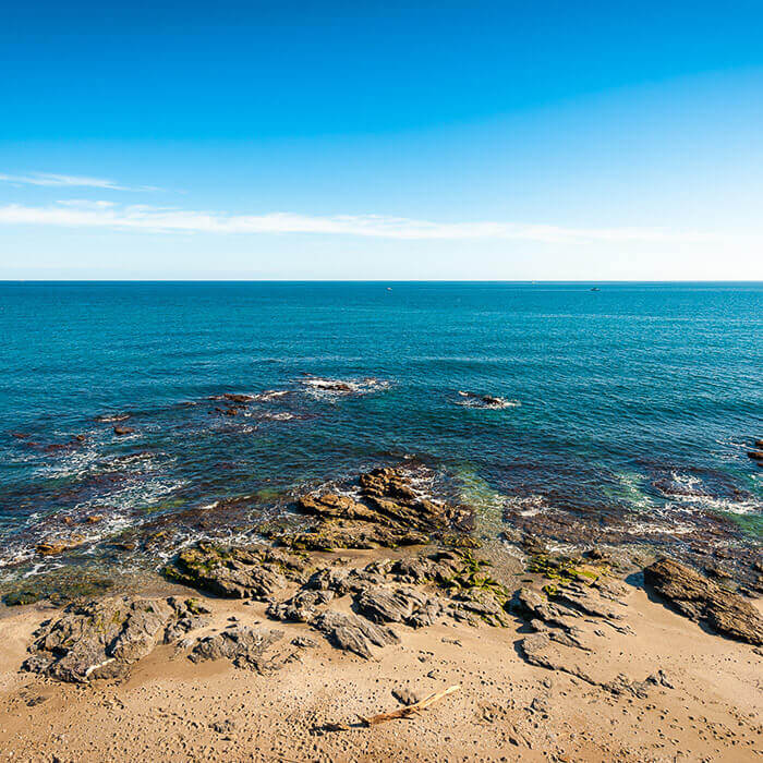 Guía del Faro - Playas tranquilas y excepcional piscina de rocas
