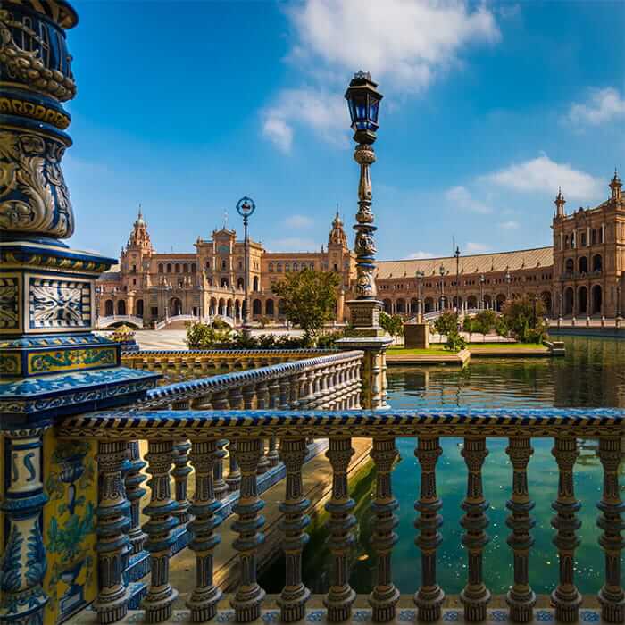 Guía de Sevilla - La famosa Plaza de España
