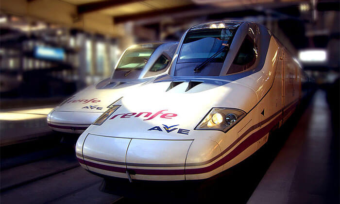 Transporte - El AVE une Málaga con Madrid, Barcelona, Sevilla, Valencia y otras ciudades importantes