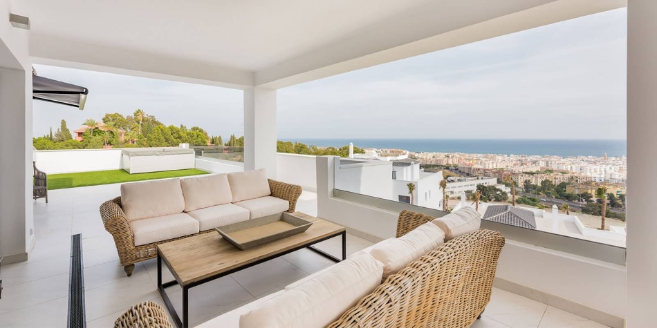 Key-ready apartments for sale in Estepona North. Terrace